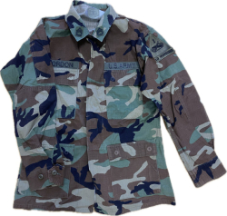 Blůza woodland s nášivkou mírně použitá vel. M-L hrudník cca 100-105 cm
